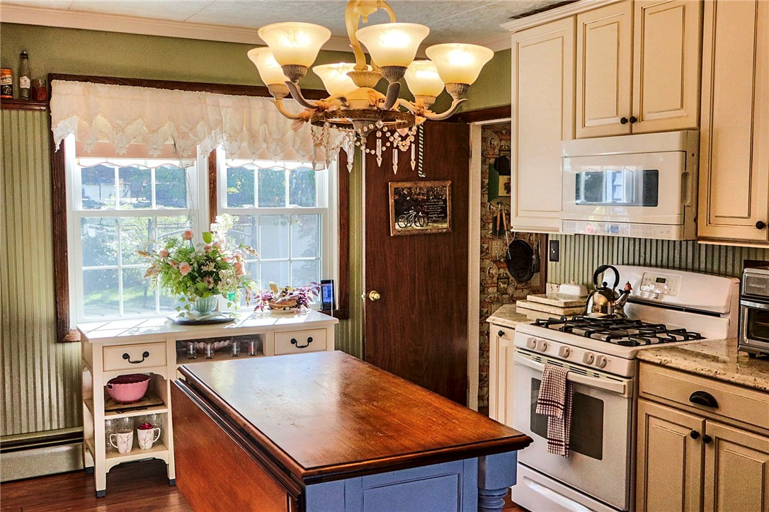 1502 Mendon Road Woonsocket, RI 02895 - Photo 13 of 32 Gallery Image 13