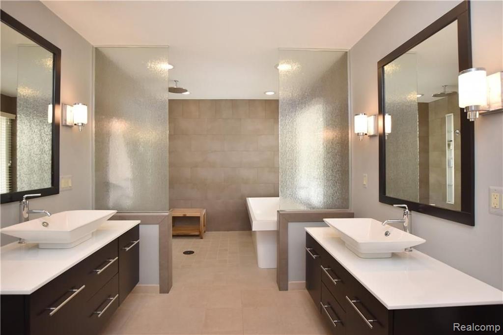 42 Vaughan-Ridge Road Bloomfield Hills, MI 48304 - Photo 12 of 22