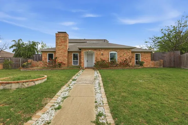 $2,600 | 13422 Buckthorne Circle, Dallas, TX 75243
