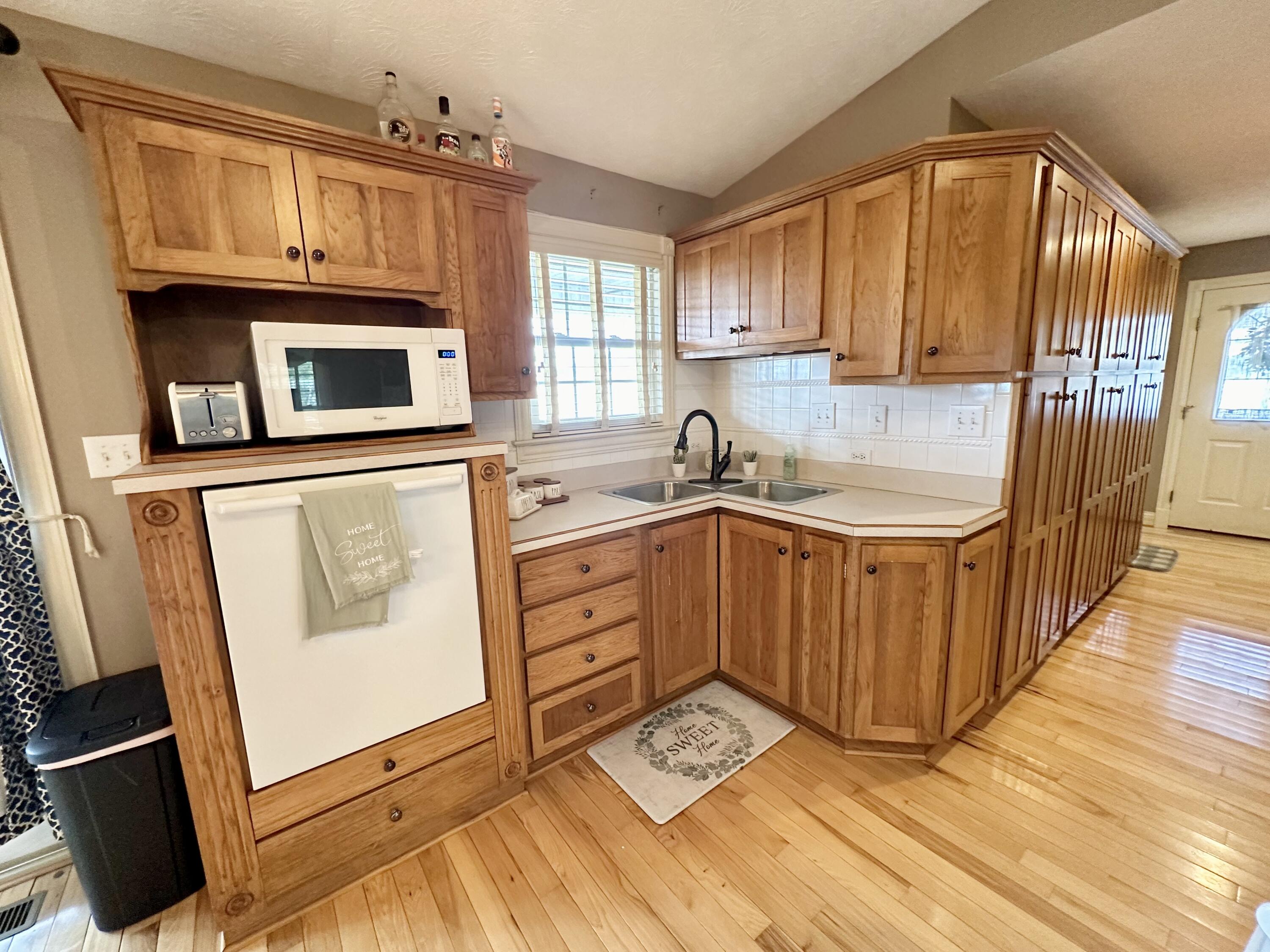 741 Stringtown Road Science Hill, KY 42553 - Photo 20 of 66 IMG_0343