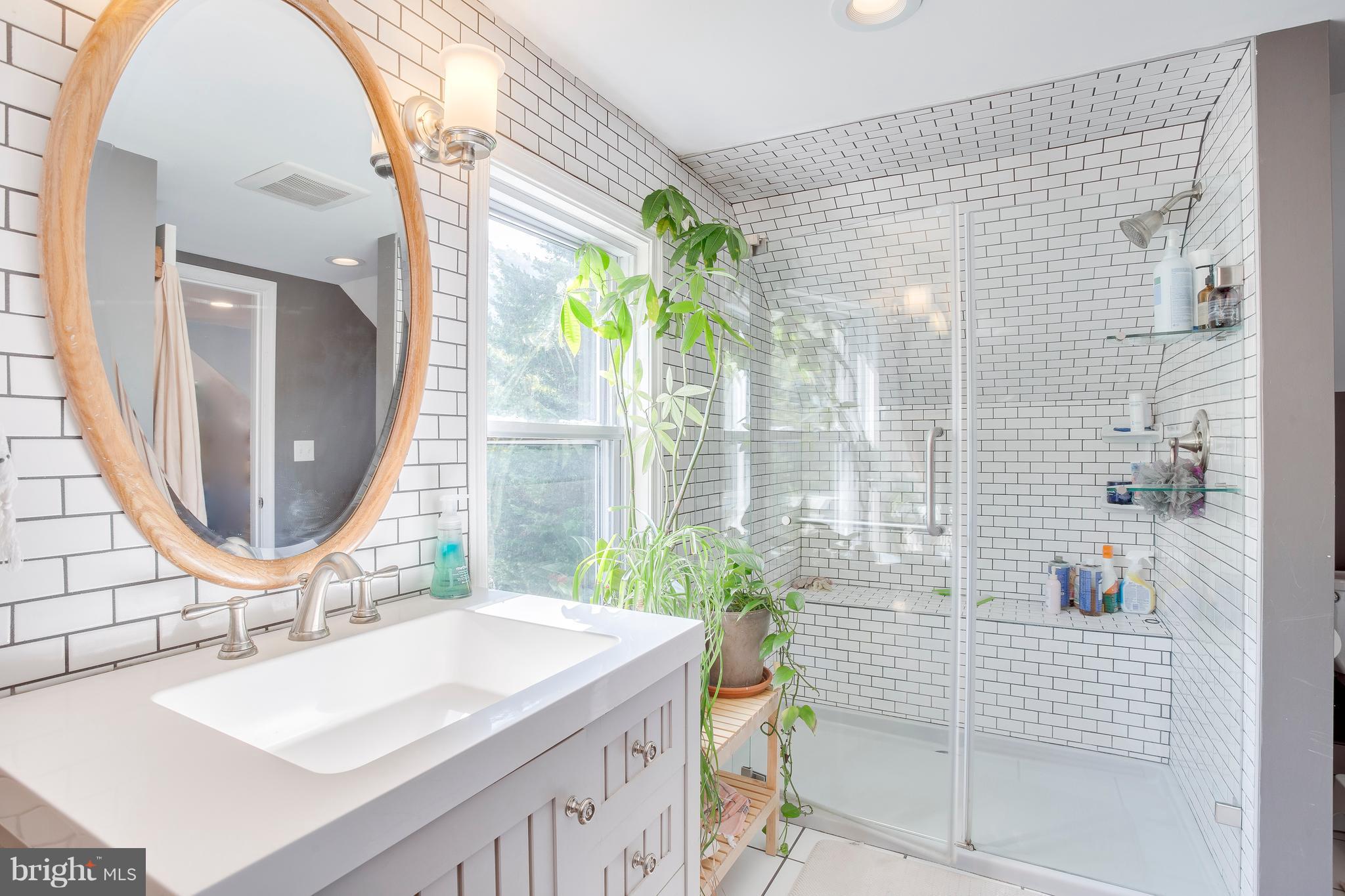 6007 Pinehurst Road Baltimore, MD 21212 - Photo 23 of 30 Bath (Master)