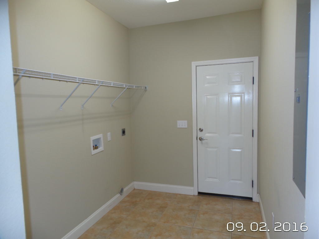 4589 Hermosa Road Crestview, FL 32539 - Photo 11 of 21 a view of small space