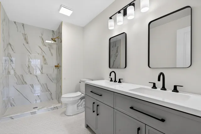 $365,000 | 403 Cromwell Circle, Unit 2, Bartlett, IL 60103