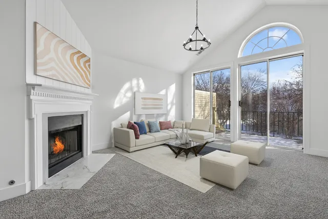 $365,000 | 403 Cromwell Circle, Unit 2, Bartlett, IL 60103