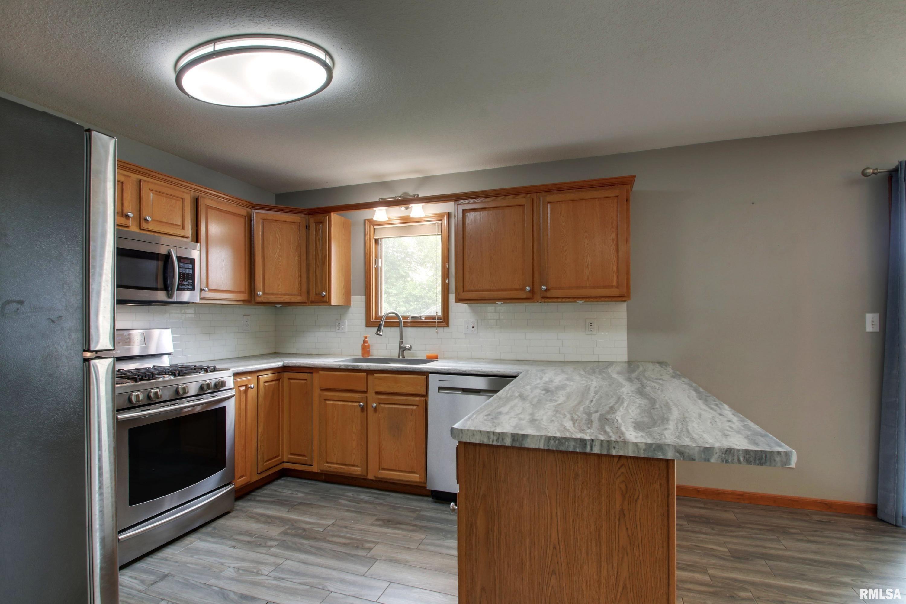 1300 Cadbury Ridge Quincy, IL 62305 - Photo 6 of 23