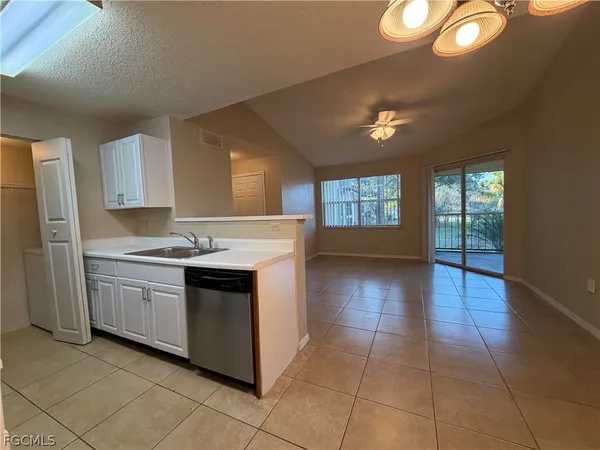 $1,195 | 12561 Equestrian Circle, Unit 804, Fort Myers, FL 33907