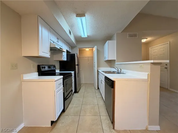 $1,195 | 12561 Equestrian Circle, Unit 804, Fort Myers, FL 33907