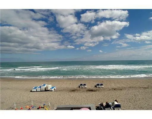 $230,000 | 5806 Southeast Windsong Lane, Unit 217, Stuart, FL 34997