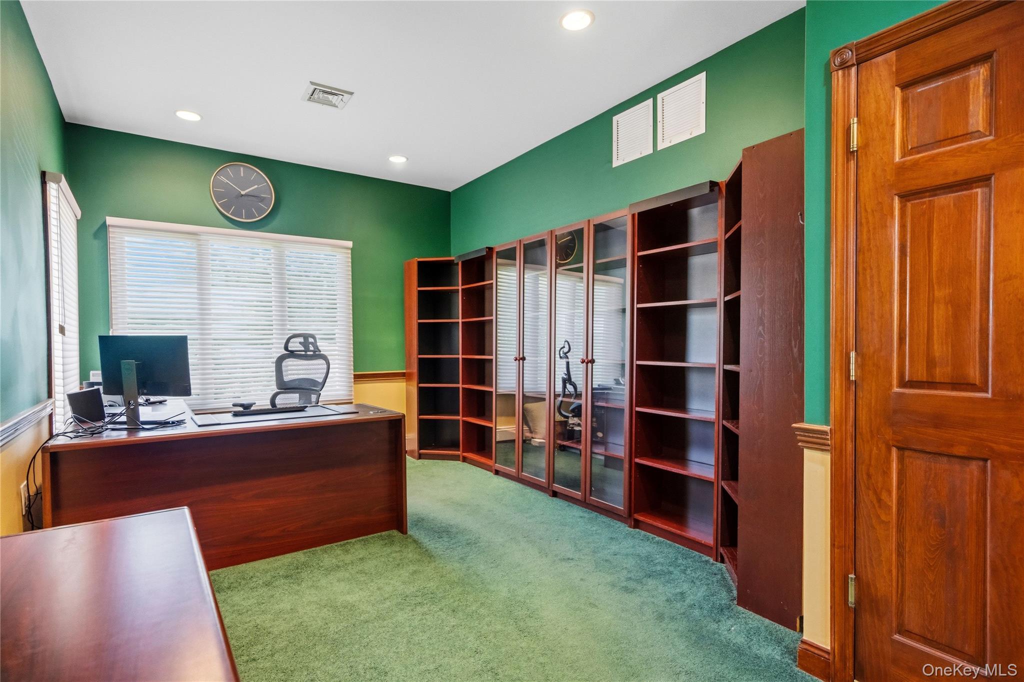 565 Mohawk Road West West Hempstead, NY 11552 - Photo 14 of 48