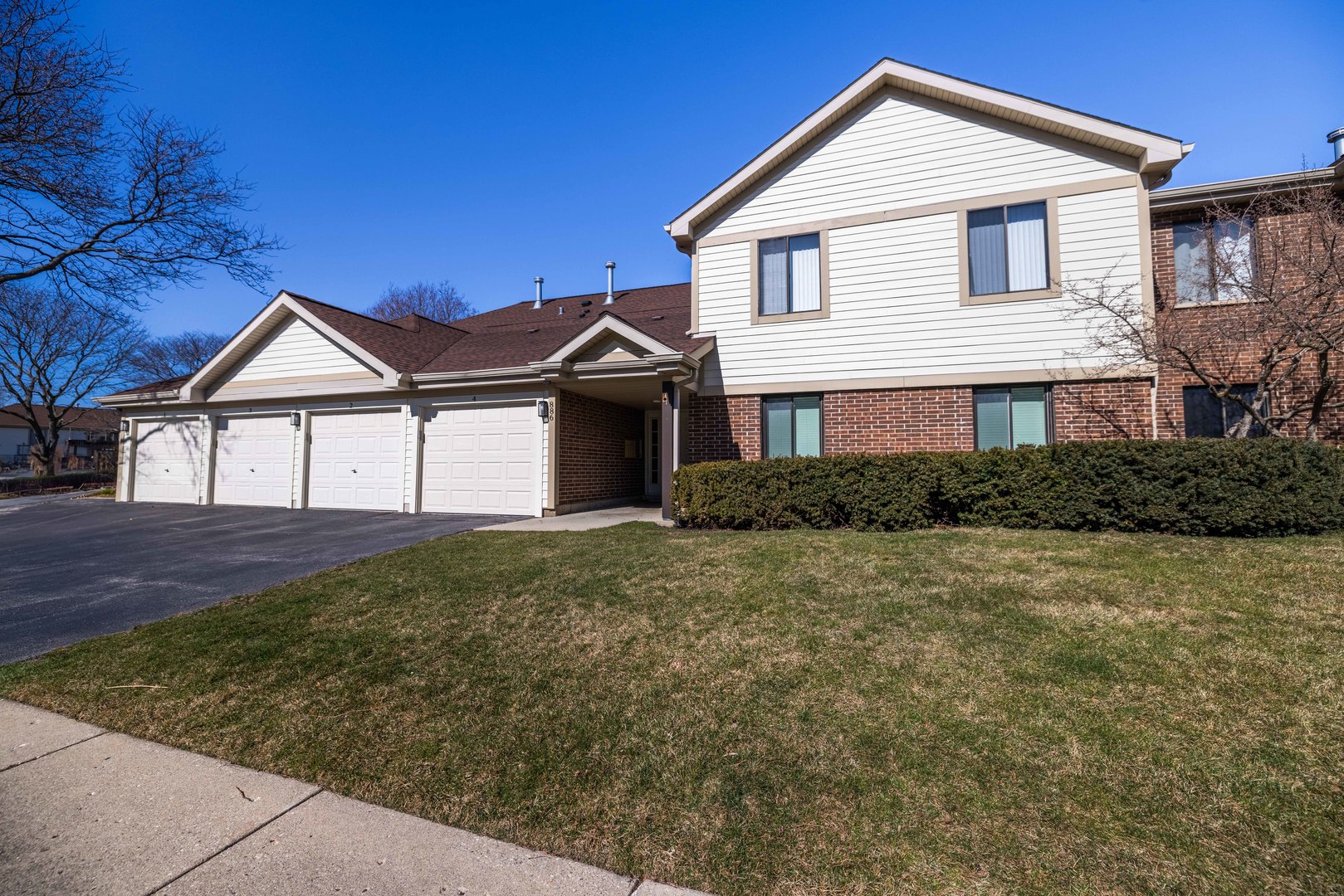 886 Coach Road, Unit 2 Palatine, IL 60074 - Photo 1 of 21 Gallery Image 1