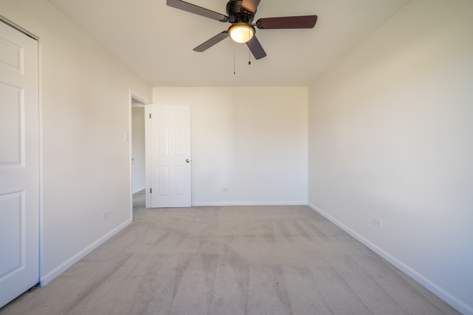 886 Coach Road, Unit 2 Palatine, IL 60074 - Photo 15 of 21 Gallery Image 15