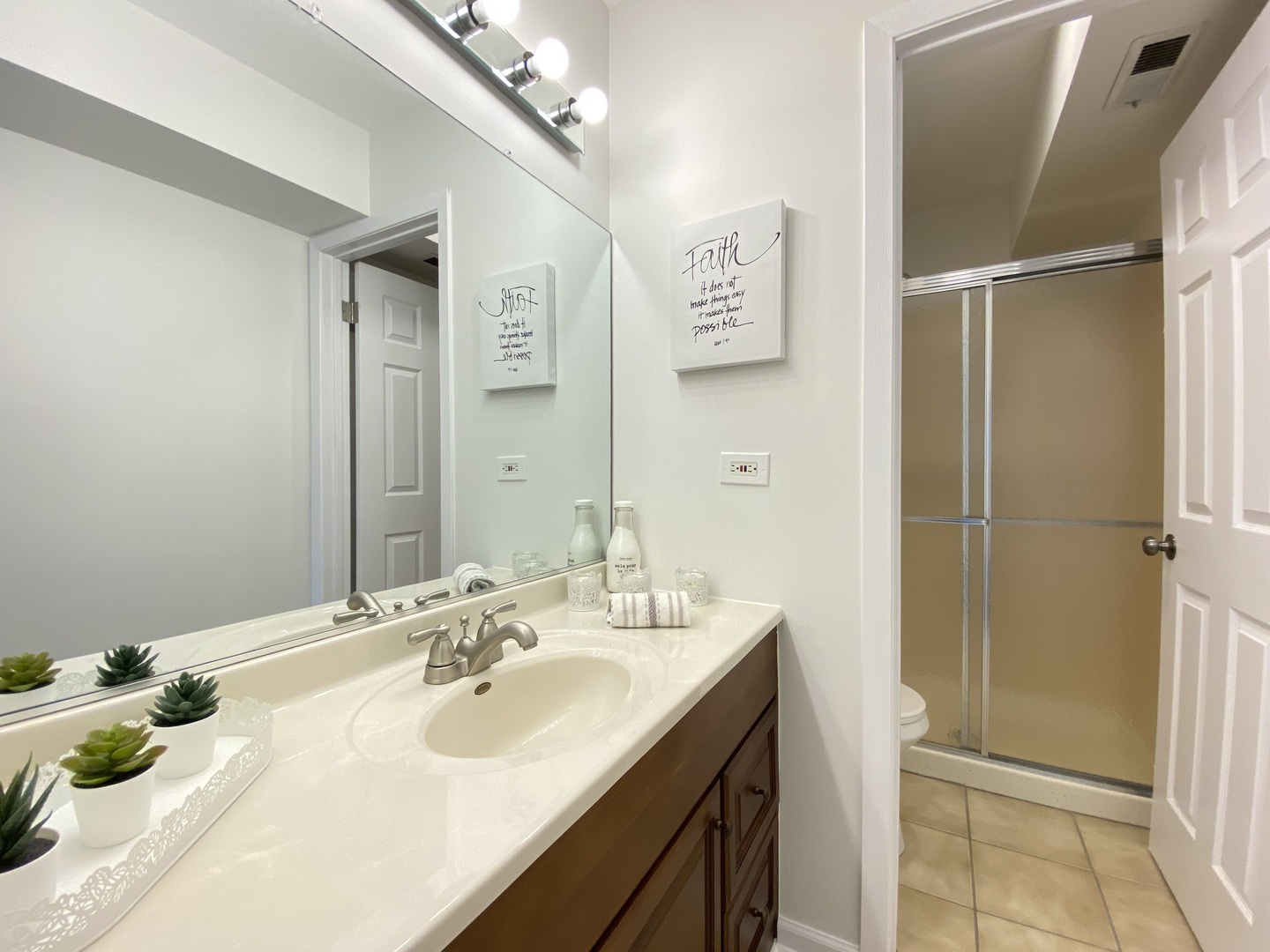 886 Coach Road, Unit 2 Palatine, IL 60074 - Photo 18 of 21 Gallery Image 18