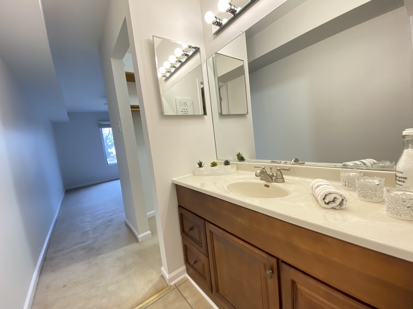 886 Coach Road, Unit 2 Palatine, IL 60074 - Photo 20 of 21 Gallery Image 20