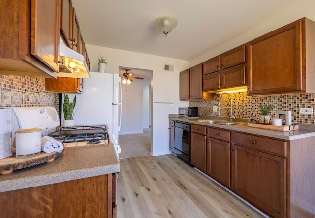 886 Coach Road, Unit 2 Palatine, IL 60074 - Photo 3 of 21 Gallery Image 3