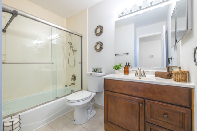 886 Coach Road, Unit 2 Palatine, IL 60074 - Photo 7 of 21 Gallery Image 7