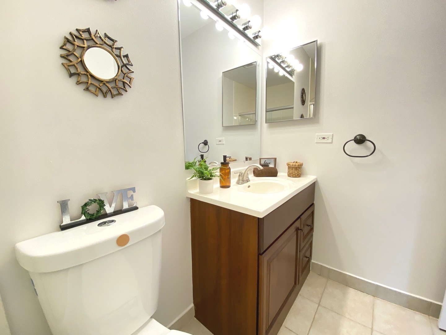 886 Coach Road, Unit 2 Palatine, IL 60074 - Photo 8 of 21 Gallery Image 8