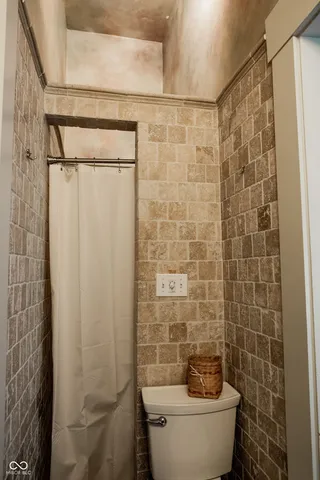 $1,300,000 | 2710 Highway 32, Crawfordsville, IN 47933