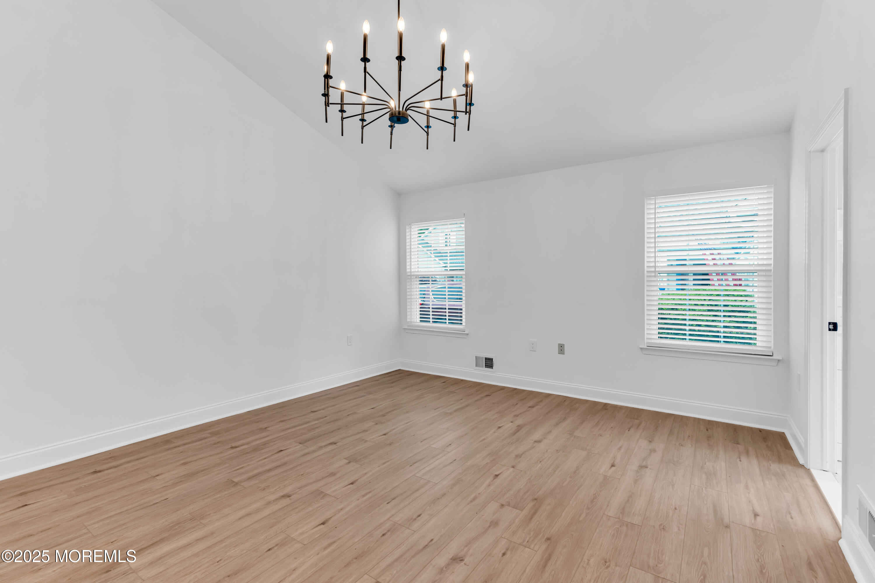 27 Angus Court Jackson, NJ 08527 - Photo 20 of 37 024_dsc03303_131