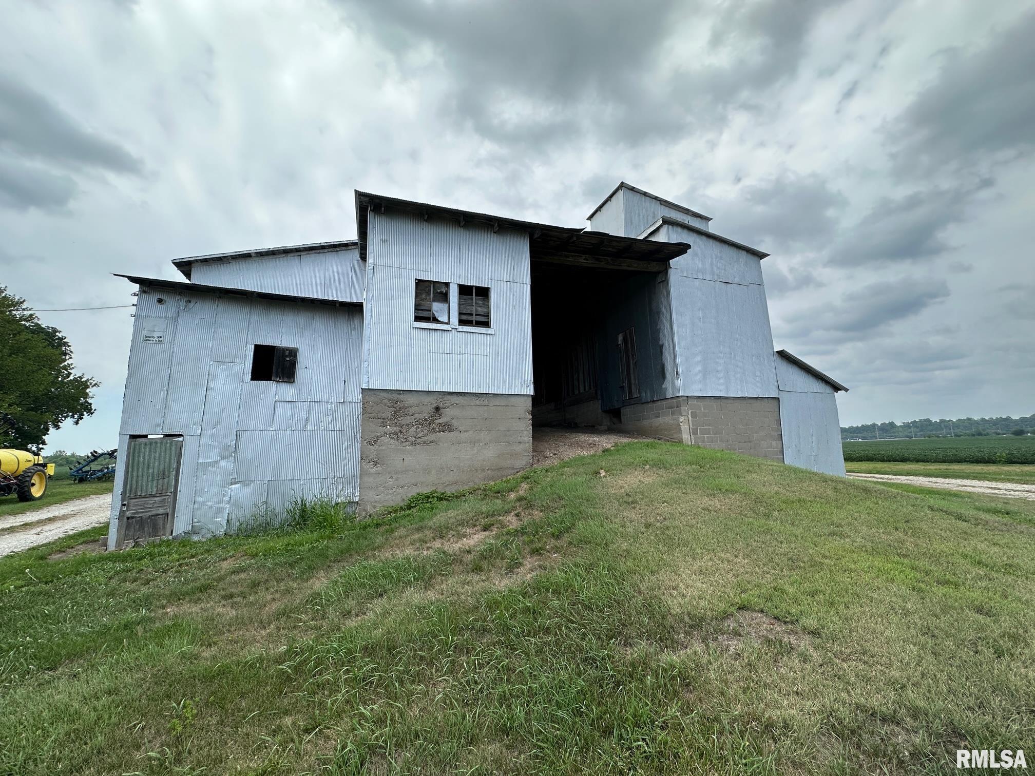 623 West Radio Road Quincy, IL 62305 - Photo 13 of 22 Gallery Image 13