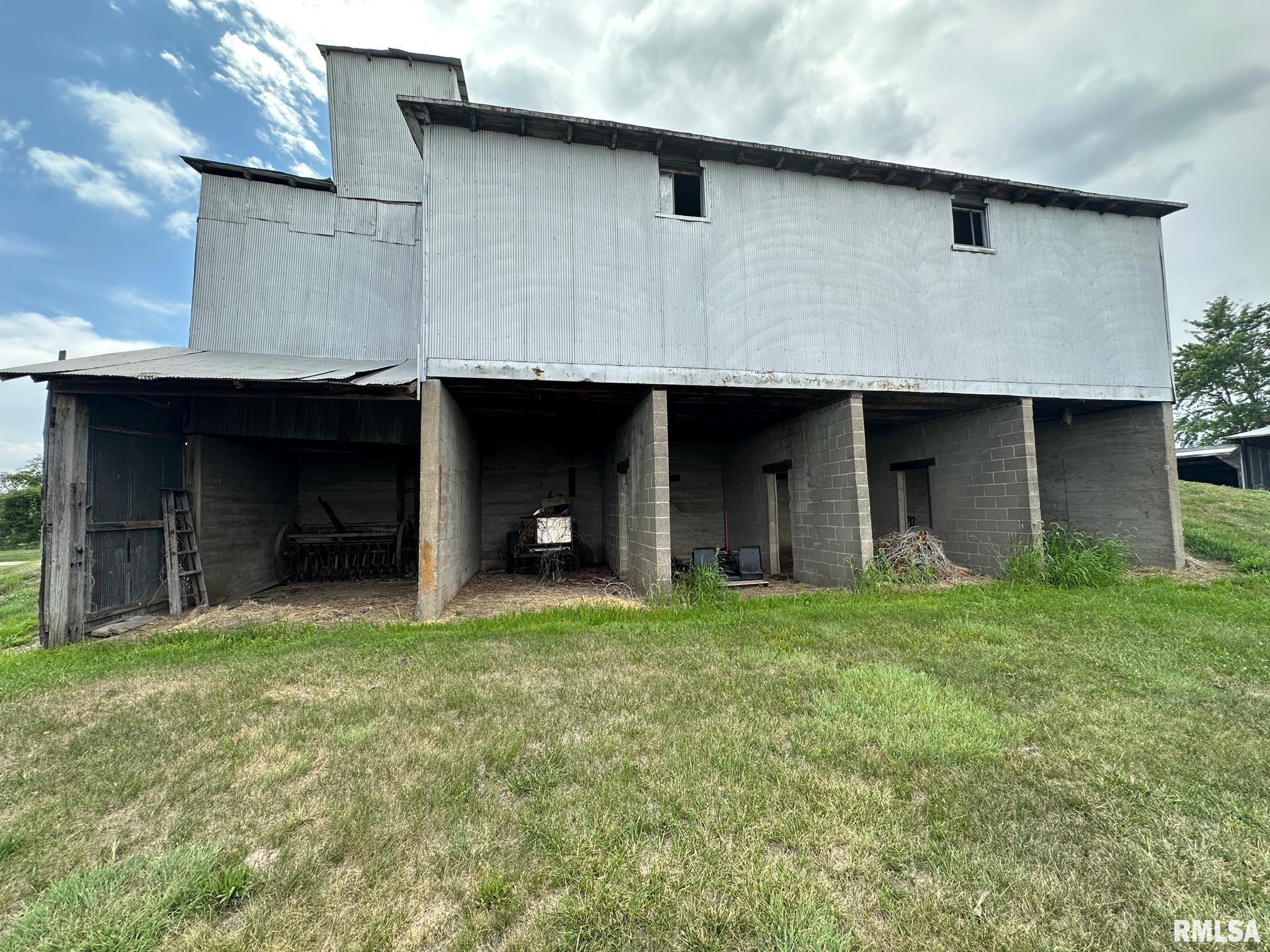623 West Radio Road Quincy, IL 62305 - Photo 14 of 22 Gallery Image 14
