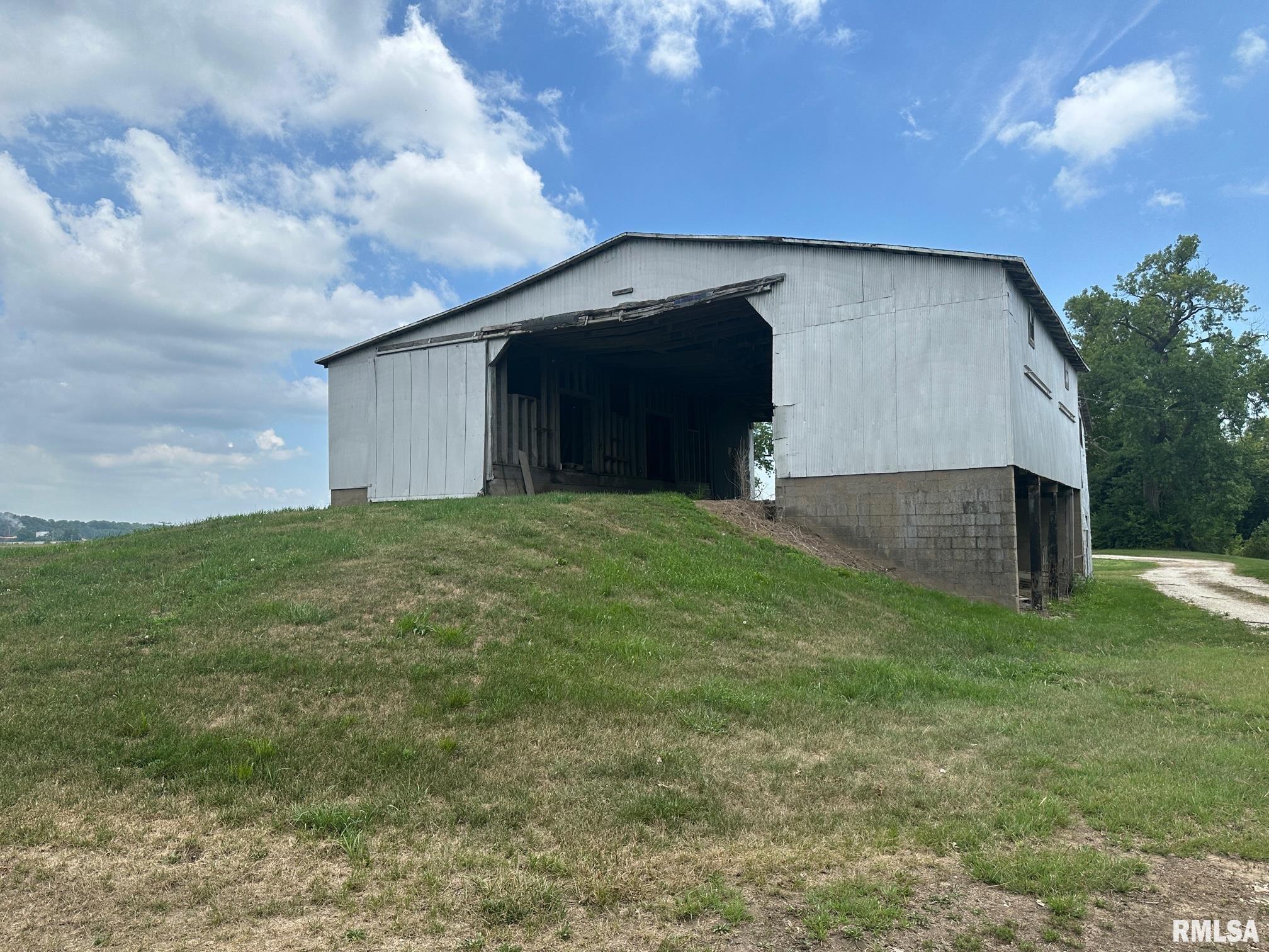 623 West Radio Road Quincy, IL 62305 - Photo 15 of 22 Gallery Image 15