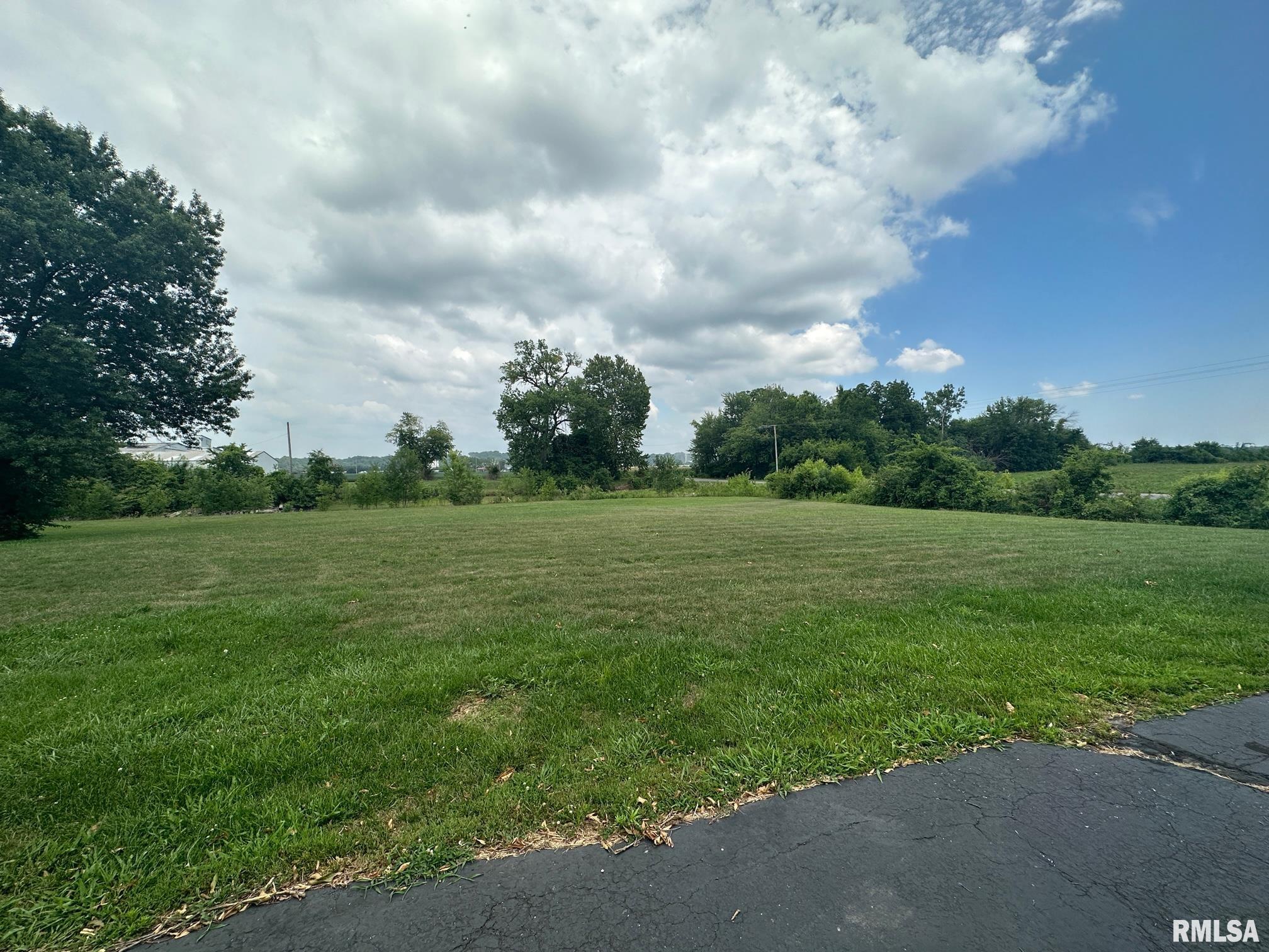 623 West Radio Road Quincy, IL 62305 - Photo 16 of 22 Gallery Image 16