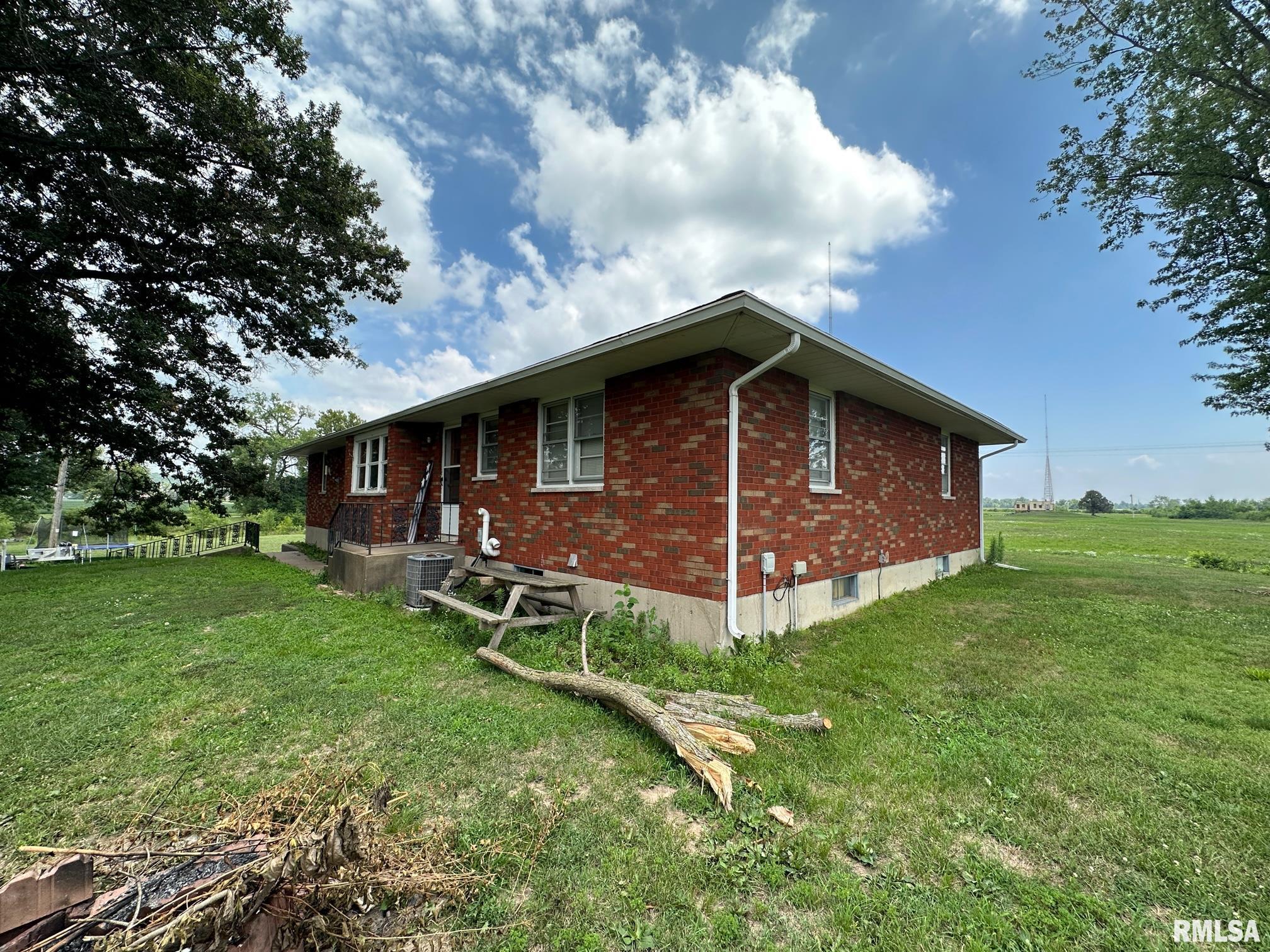 623 West Radio Road Quincy, IL 62305 - Photo 5 of 22 Gallery Image 5