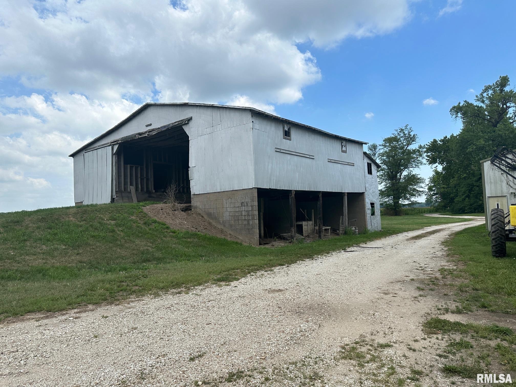 623 West Radio Road Quincy, IL 62305 - Photo 10 of 22 Gallery Image 10
