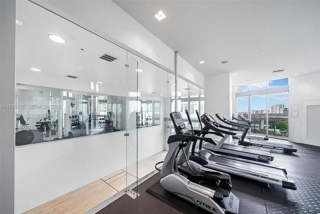 $4,700 | 350 South Miami Avenue, Unit 3501, Miami, FL 33130