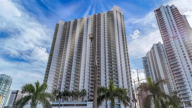 $4,700 | 350 South Miami Avenue, Unit 3501, Miami, FL 33130