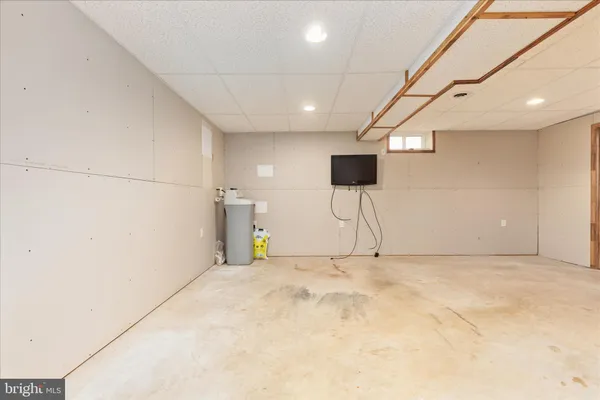 $499,900 | 42 Decatur Drive, Bunker Hill, WV 25413