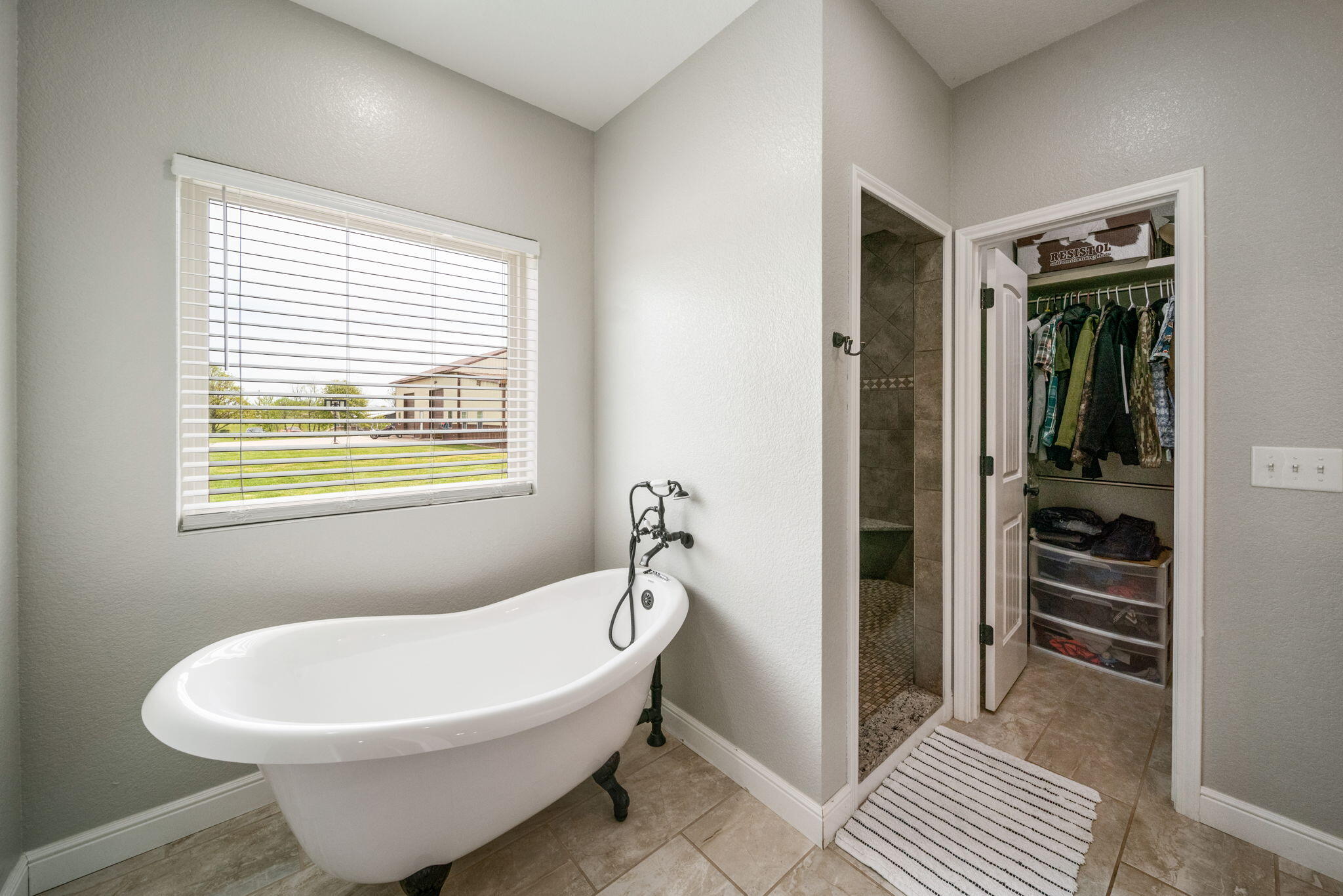 13737 East 380 Road Jay, OK 74346 - Photo 29 of 90 Primary bathroom