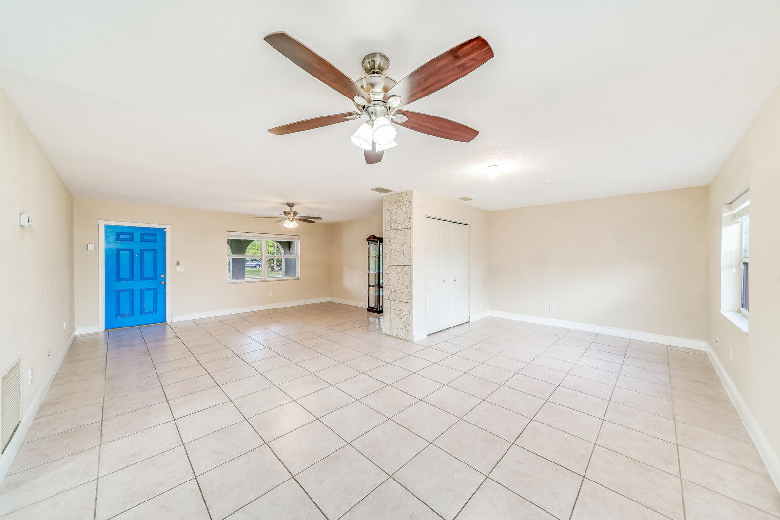 4784 Alfresco Street Boca Raton, FL 33428 - Photo 12 of 52 bright and open