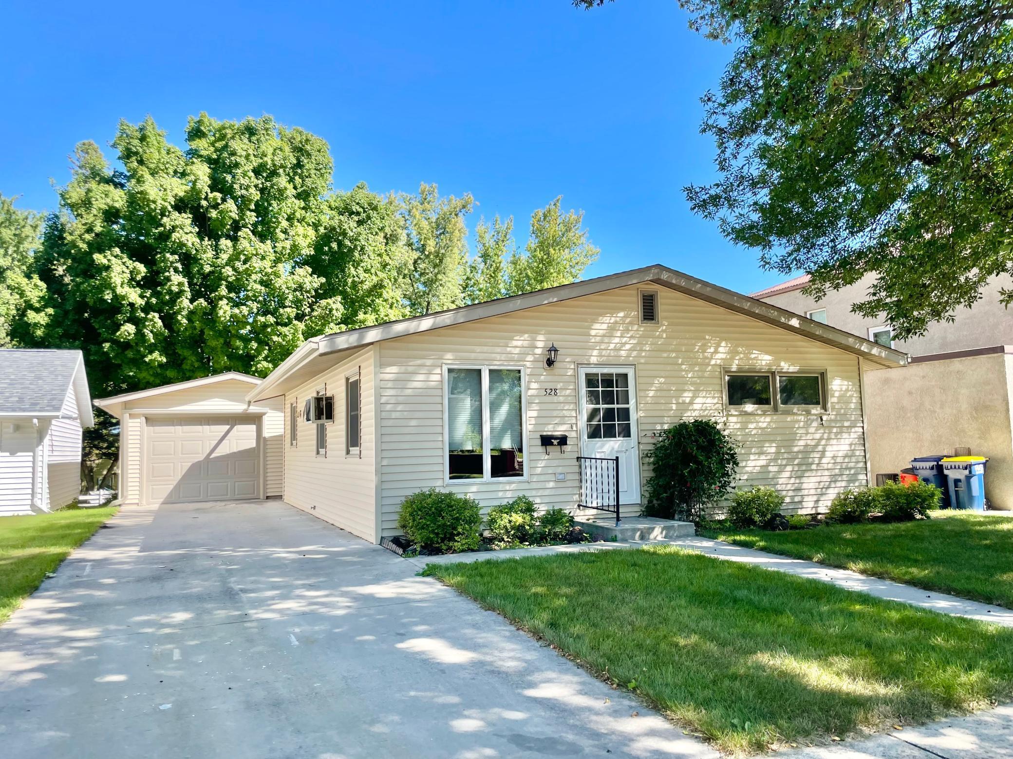 528 West Lincoln Street Springfield, MN 56087 - Photo 1 of 1 Gallery Image 1