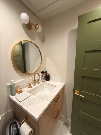 $1,980 | 1801 Lavaca Street, Unit 11B, Austin, TX 78701