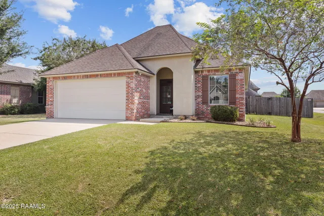 $245,000 | 100 Newshire Drive, Broussard, LA 70518