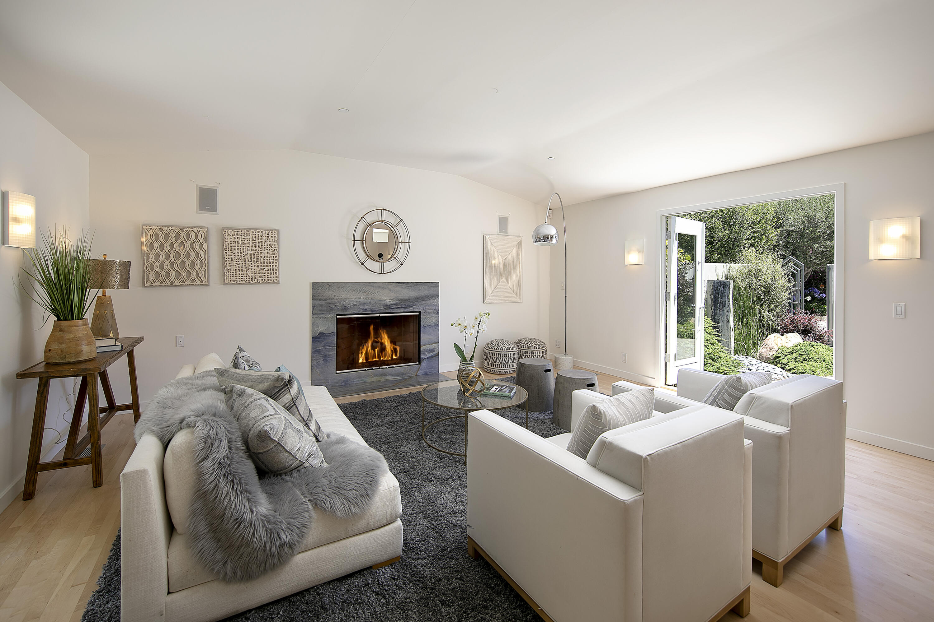 495 Santa Rosa Lane Montecito, CA 93108 - Photo 11 of 36 29