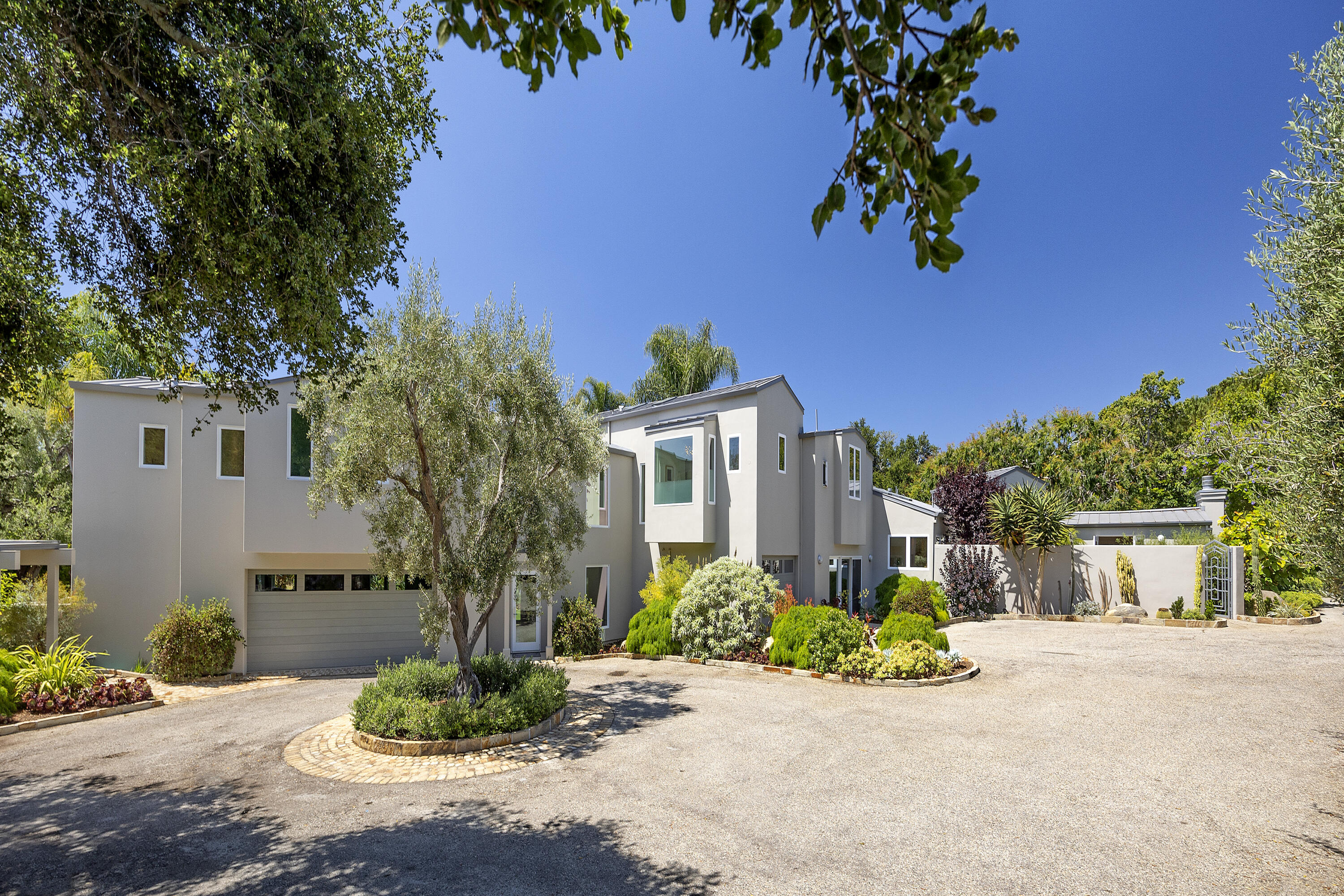 495 Santa Rosa Lane Montecito, CA 93108 - Photo 7 of 36 06