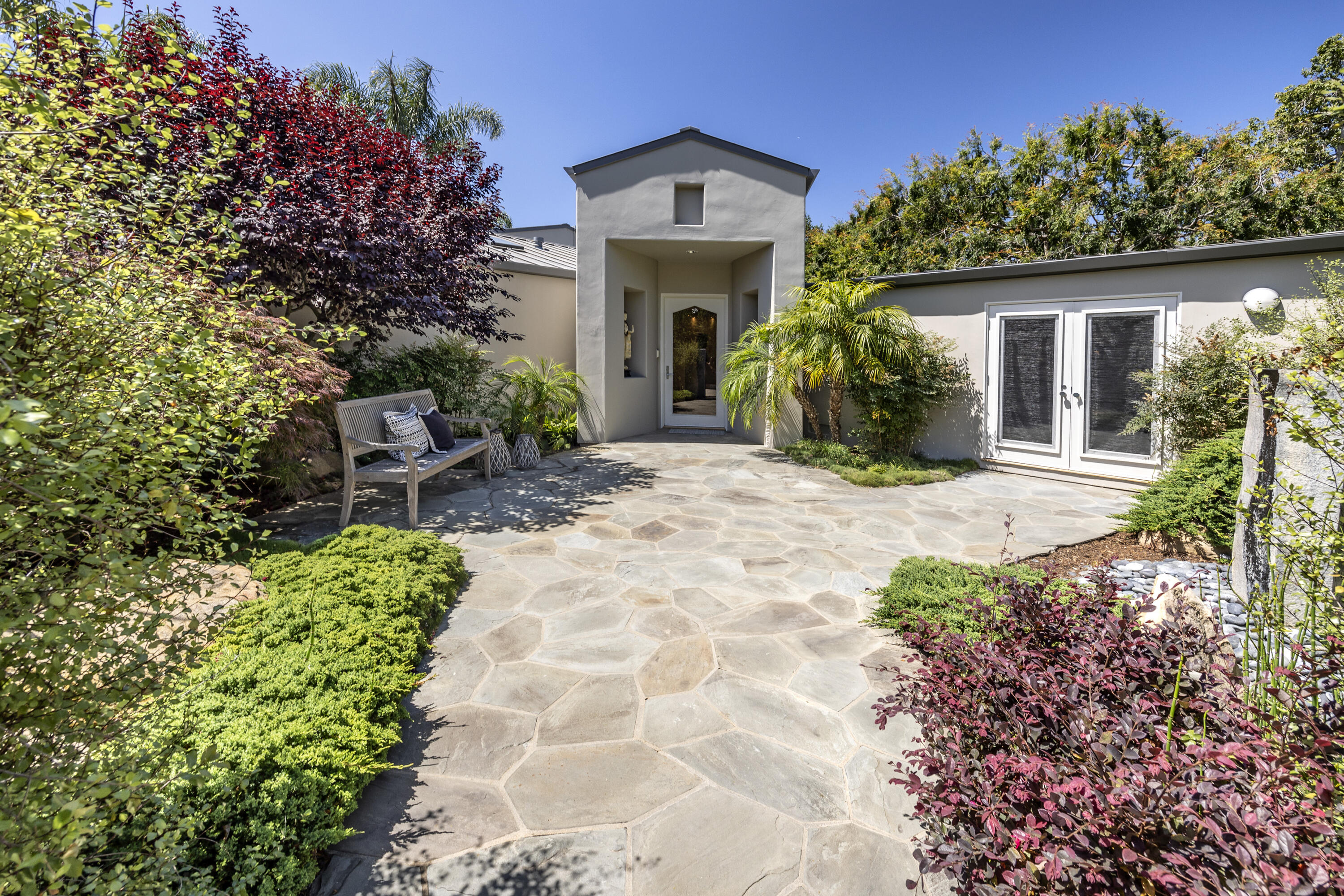 495 Santa Rosa Lane Montecito, CA 93108 - Photo 8 of 36 11