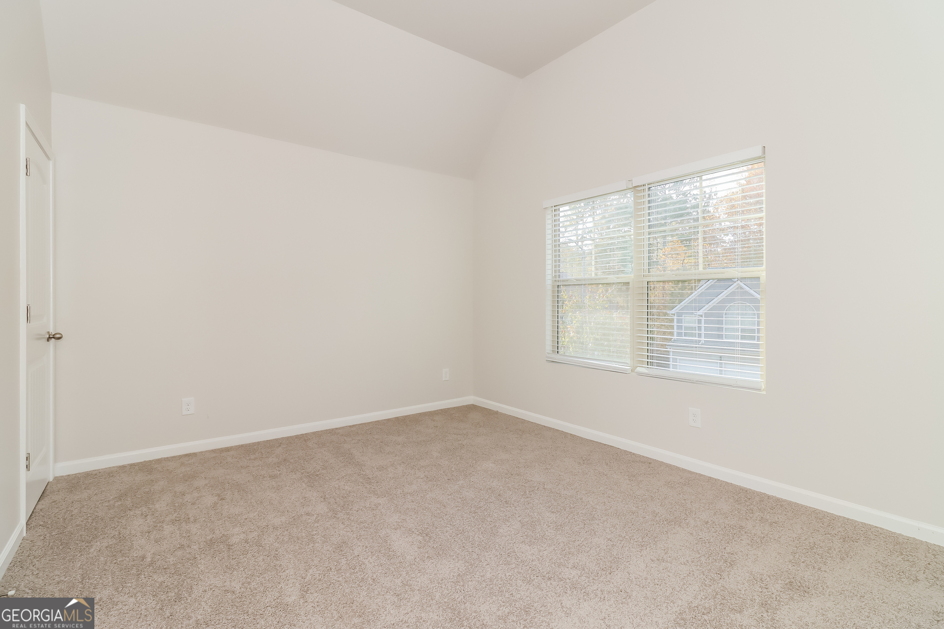 194 Randy Way Dallas, GA 30132 - Photo 12 of 17 an empty room with a window