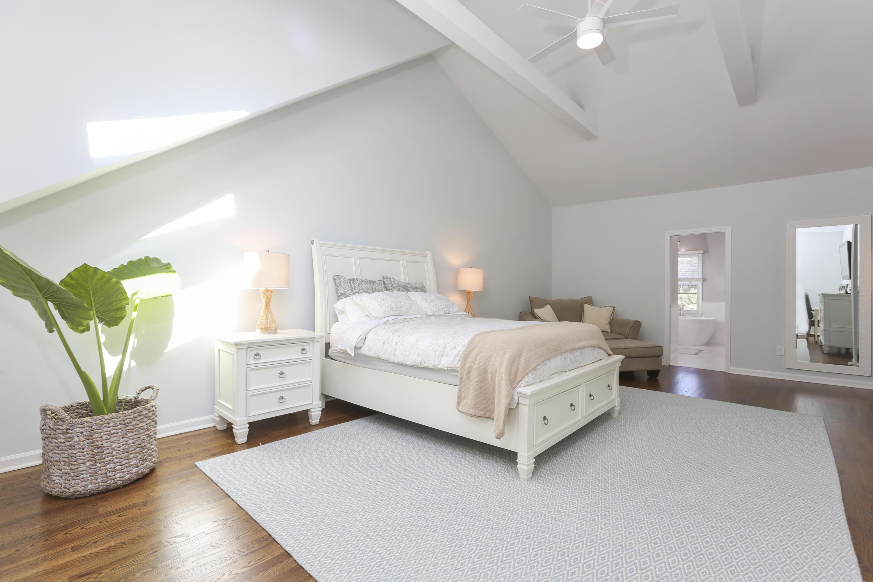 91 Gardiner Street Darien, CT 06820 - Photo 18 of 33 a bedroom with bed and window