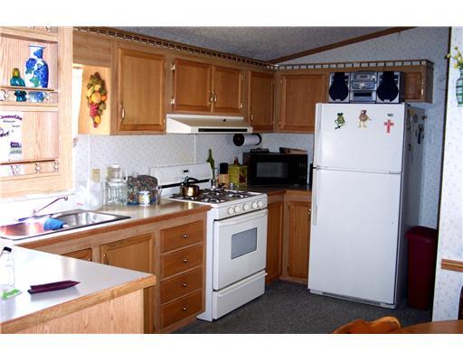 3752 North Hermitage Road, Unit 93 Transfer, PA 16154 - Photo 7 of 12 Kitchen.