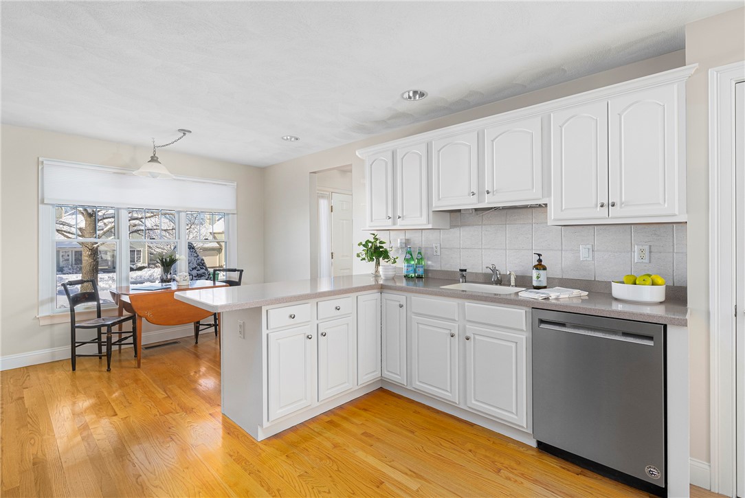 22 Channel View, Unit 3 Warwick, RI 02889 - Photo 6 of 39 Gallery Image 6
