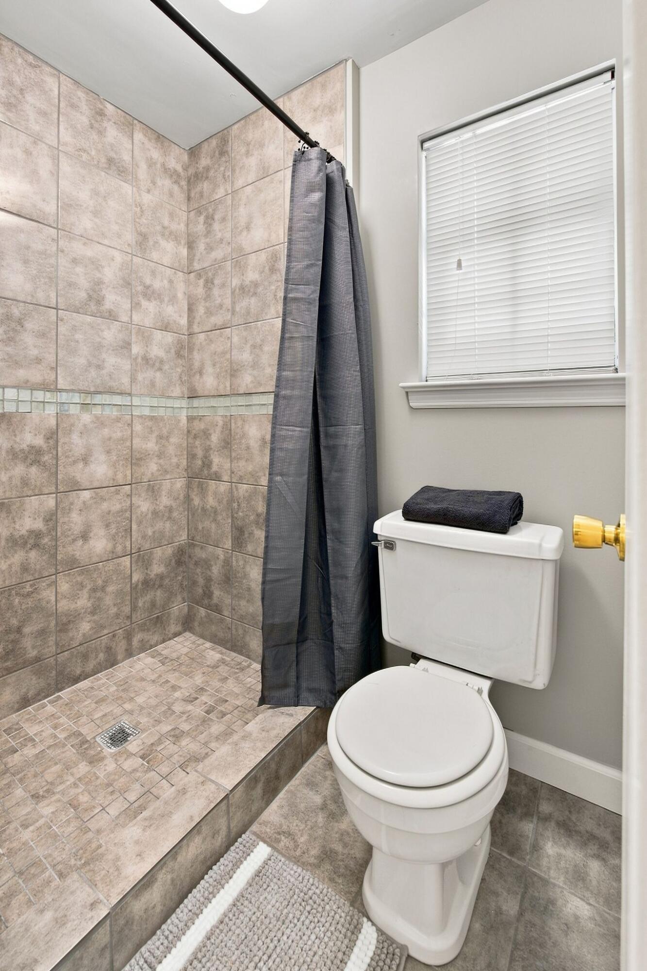 5614 Cold Springs Road Hixson, TN 37343 - Photo 14 of 36 Step-in Shower