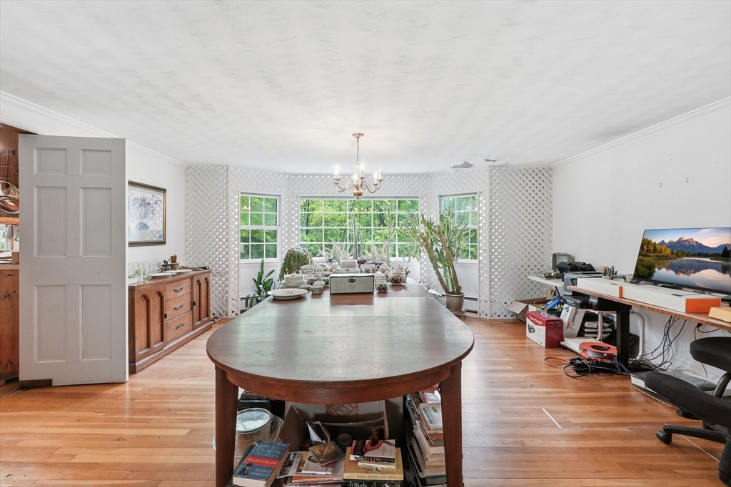 95 Woodridge Road Wayland, MA 01778 - Photo 3 of 38 Gallery Image 3