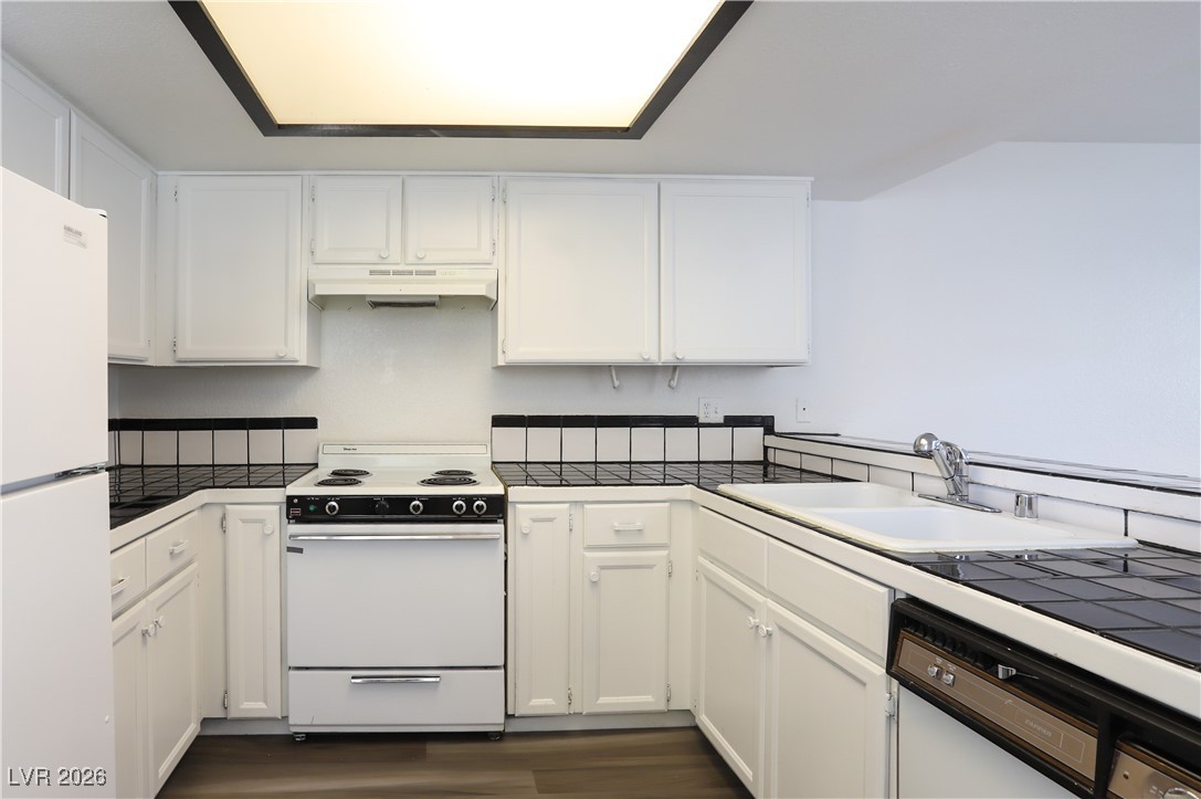 6250 West Flamingo Road, Unit 18 Las Vegas, NV 89103 - Photo 13 of 27