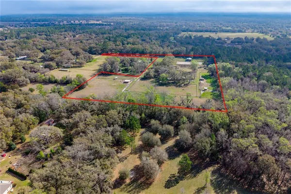 an aerial view of multiple house