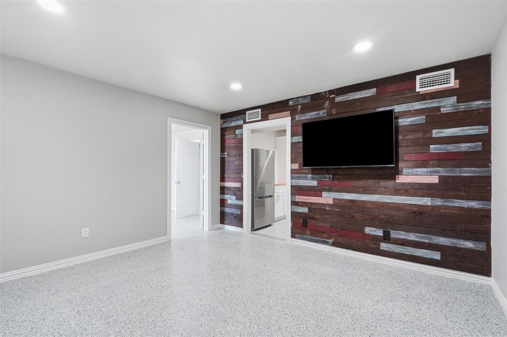 103 West Cleburne Road, Unit 2 Crowley, TX 76036 - Photo 4 of 14