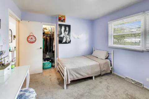 $379,000 | 345 East View Street, Lombard, IL 60148