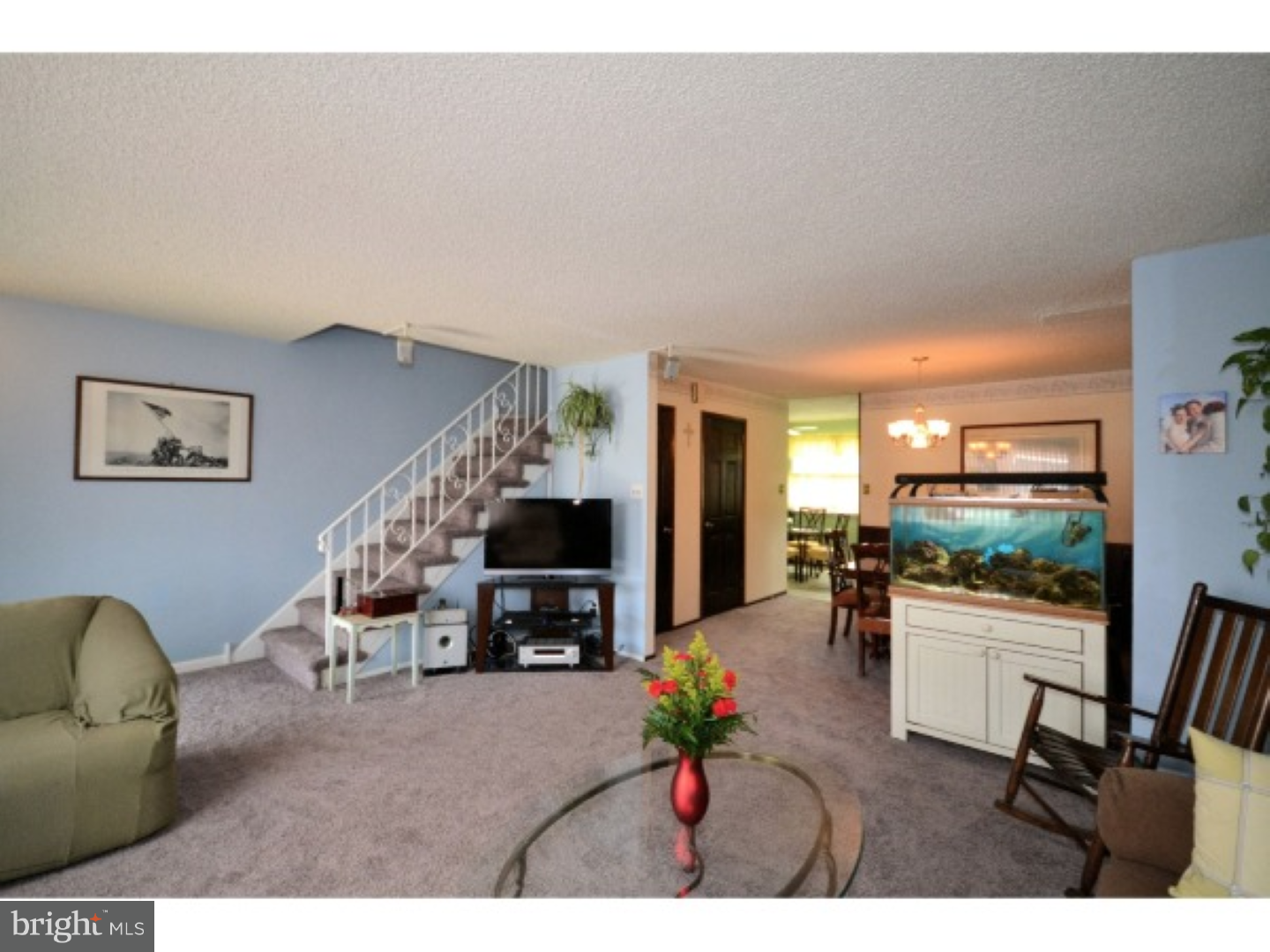 12021 Covert Road Philadelphia, PA 19154 - Photo 4 of 24 Living Room